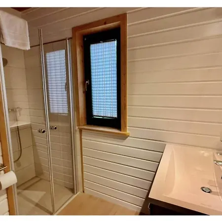 Feriehus 10-personen-wellness-chalet In Erster Reihe Am *