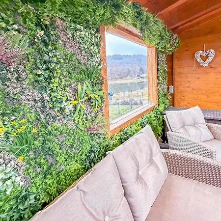 Feriehus 10-personen-wellness-chalet In Erster Reihe Am