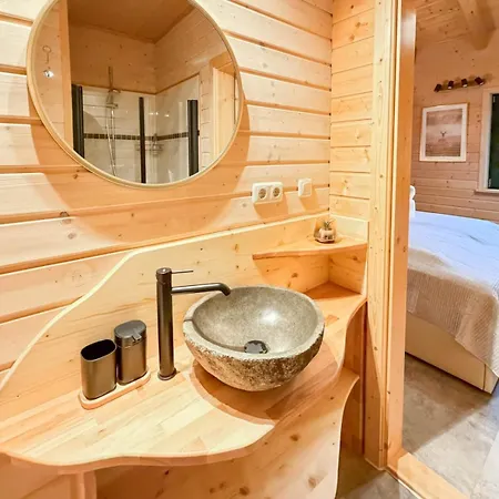 Feriehus 10-personen-wellness-chalet In Erster Reihe Am